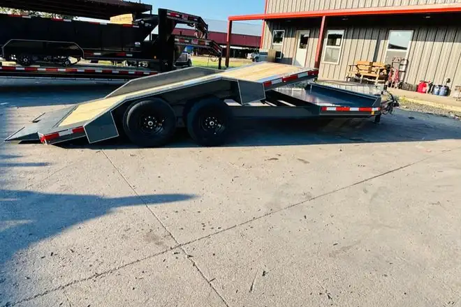 Equipment & Tilt Trailers