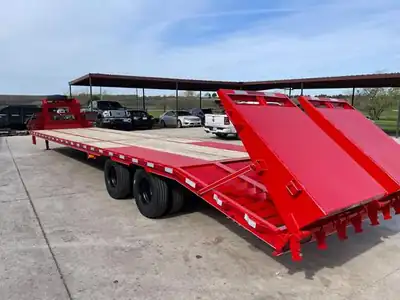 Red gooseneck with mega ramps