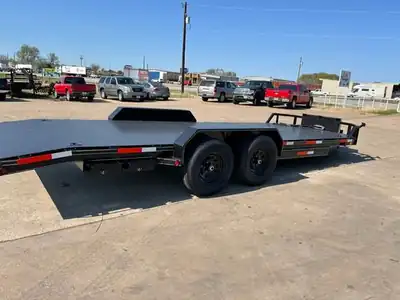 Car hauler with a diamond-plate deck