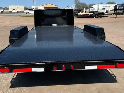 Diamond-plate car hauler, rear view